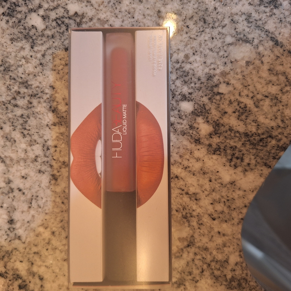 Huda Beauty Liquid Matte Lipstick - Perectionist